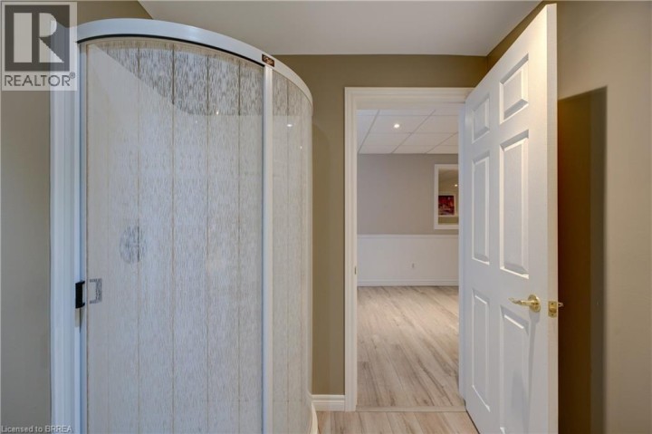 Photo 27 at 9 Scarfe Gardens, Brantford