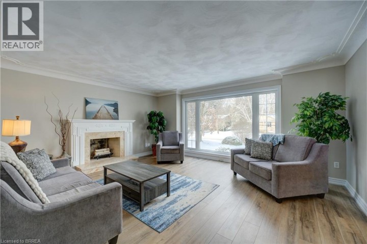 Photo 4 at 9 Scarfe Gardens, Brantford