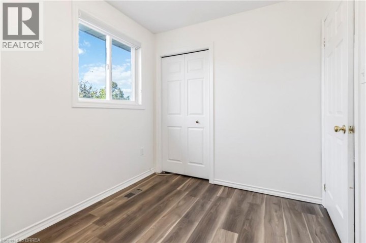 Photo 18 at 5 Cork Crescent, Brantford