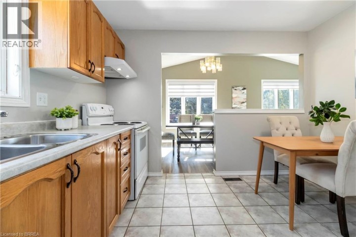 Photo 21 at 5 Cork Crescent, Brantford