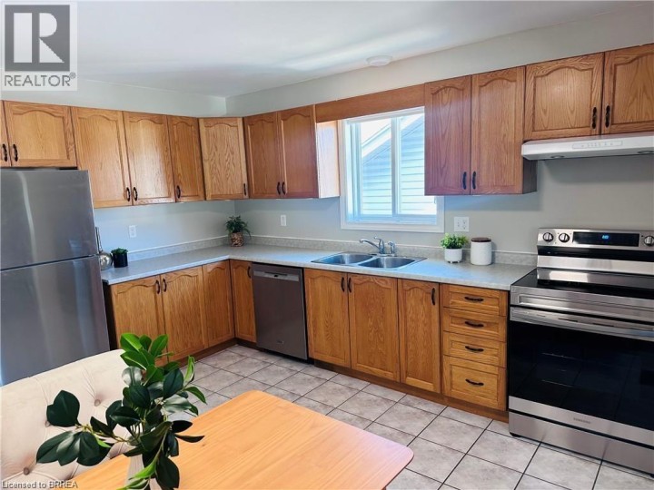 Photo 24 at 5 Cork Crescent, Brantford