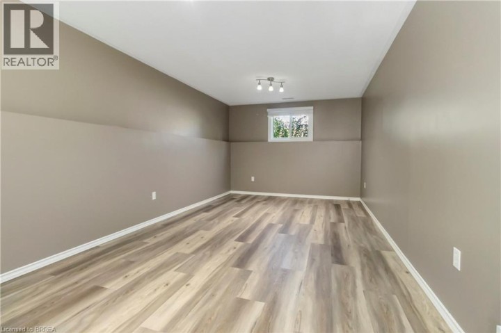 Photo 31 at 5 Cork Crescent, Brantford