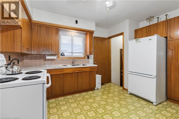 Photo 16 at 16 Paris Road, Brantford