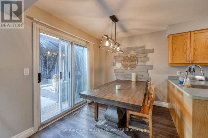 Photo 10 at 60 Canrobert Street, Woodstock - South, Woodstock