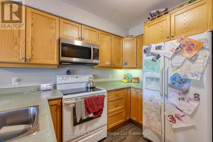 Photo 14 at 60 Canrobert Street, Woodstock - South, Woodstock