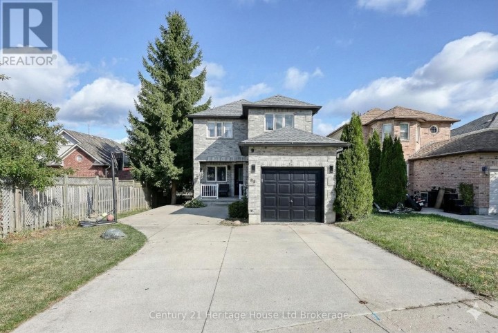 Photo 3 at 60 Canrobert Street, Woodstock - South, Woodstock