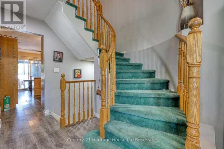 Photo 5 at 60 Canrobert Street, Woodstock - South, Woodstock