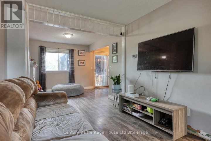 Photo 6 at 60 Canrobert Street, Woodstock - South, Woodstock