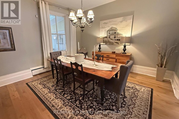 Photo 15 at 63 Vansittart Avenue, Woodstock - North, Woodstock