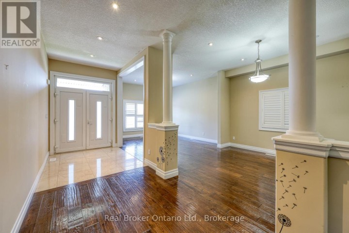 Photo 4 at 804 Normandy Drive, Woodstock - North, Woodstock