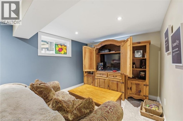 Photo 33 at 86 Elm Street, Brantford