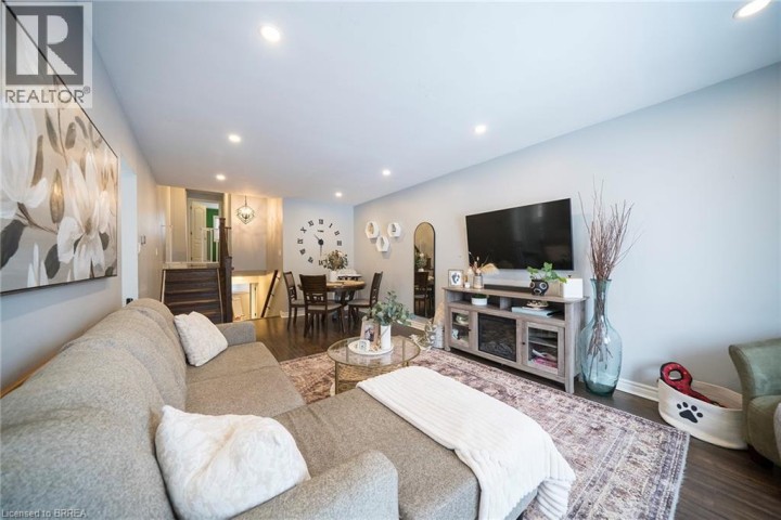 Photo 5 at 60 Banbury Road, Brantford