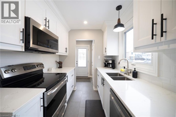 Photo 9 at 60 Banbury Road, Brantford