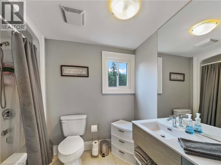 Photo 17 at 138 Cockshutt Road, Brantford