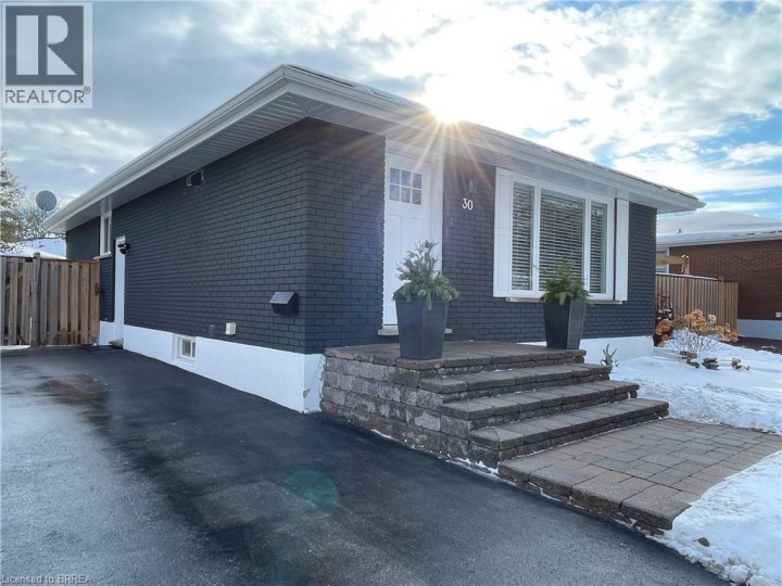 Photo 2 at 30 Allanton Boulevard, Brantford