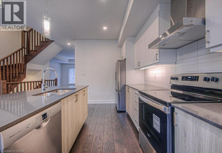 Photo 13 at 34 - 258 Hespeler Road, Langs Farm / Hilborn Park, Cambridge
