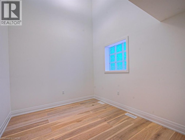 Photo 28 at 8 - 258 Hespeler Road, Langs Farm / Hilborn Park, Cambridge