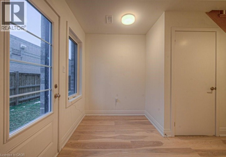 Photo 5 at 8 - 258 Hespeler Road, Langs Farm / Hilborn Park, Cambridge