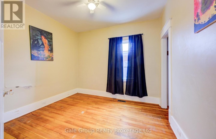 Photo 13 at 14 Grandview Street, Brantford