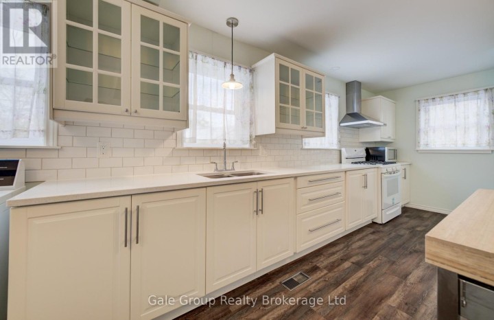 Photo 18 at 14 Grandview Street, Brantford