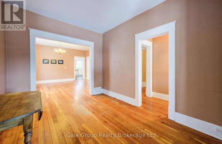 Photo 9 at 14 Grandview Street, Brantford