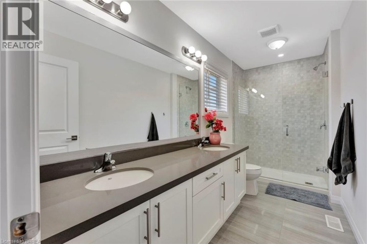 Photo 12 at 16 Cumberland Street, Brantford