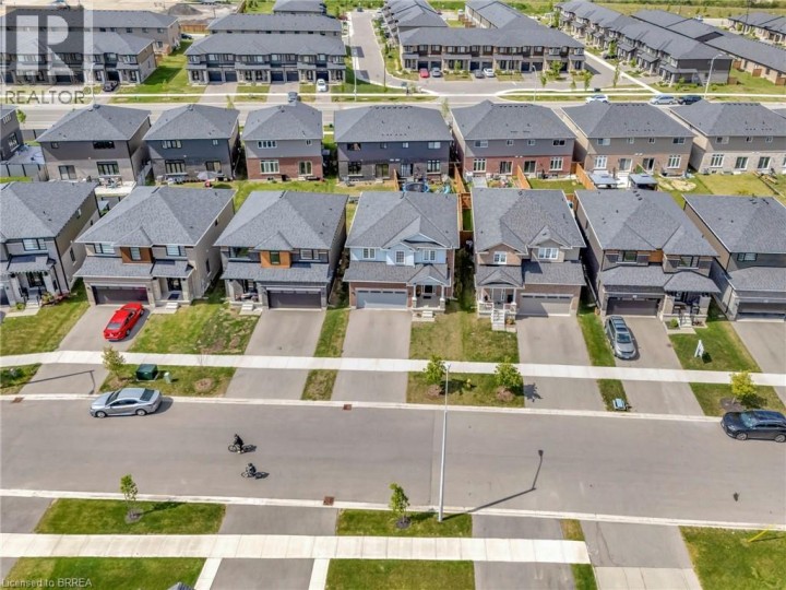 Photo 32 at 16 Cumberland Street, Brantford