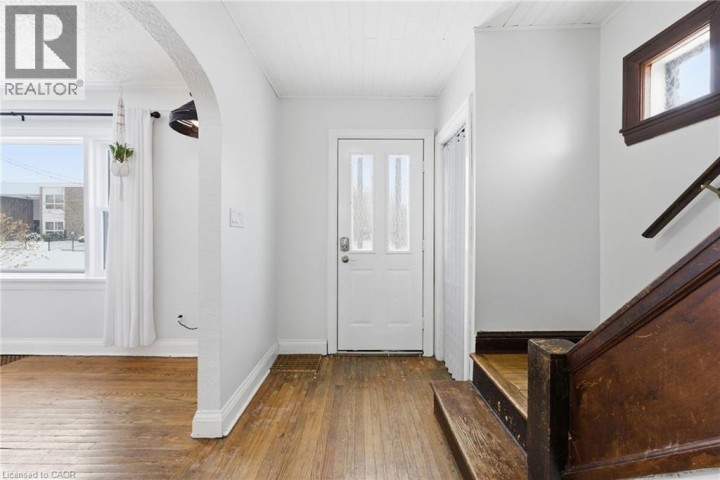 Photo 4 at 25 Aberdeen Avenue, Brantford