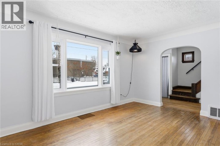 Photo 6 at 25 Aberdeen Avenue, Brantford