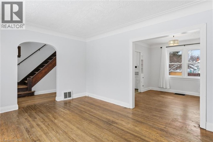 Photo 7 at 25 Aberdeen Avenue, Brantford