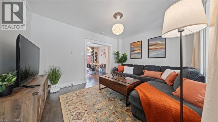 Photo 12 at 48 BEALE Street 2, Woodstock