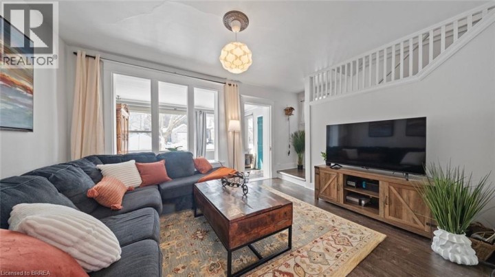 Photo 13 at 48 BEALE Street 2, Woodstock