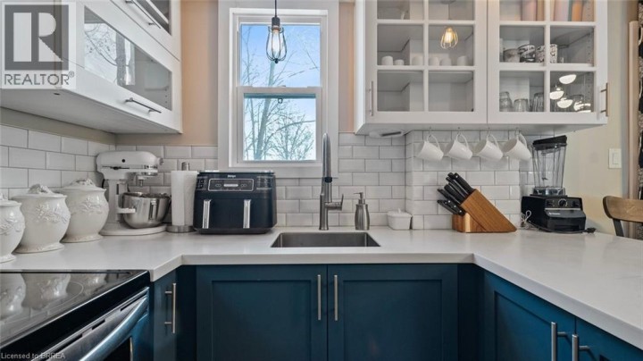 Photo 19 at 48 BEALE Street 2, Woodstock