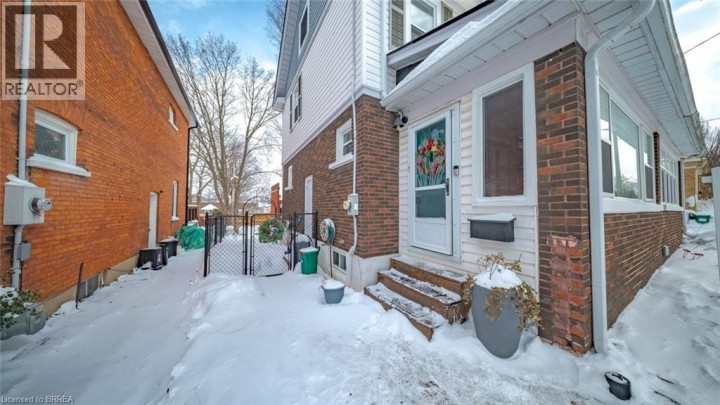 Photo 9 at 48 BEALE Street 2, Woodstock