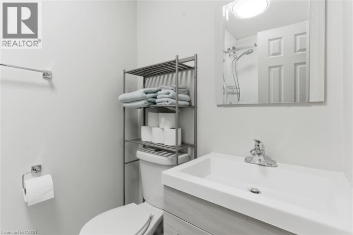 Photo 16 at 33 Raleigh A Street, Brantford