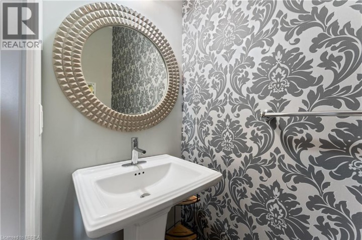 Photo 13 at 8 Lorne Card Drive, Innerkip (Victoria Park), Woodstock