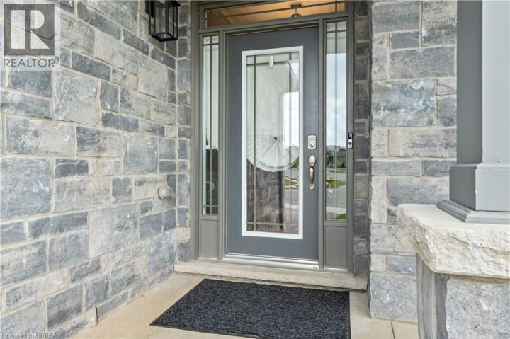 Photo 3 at 8 Lorne Card Drive, Innerkip (Victoria Park), Woodstock