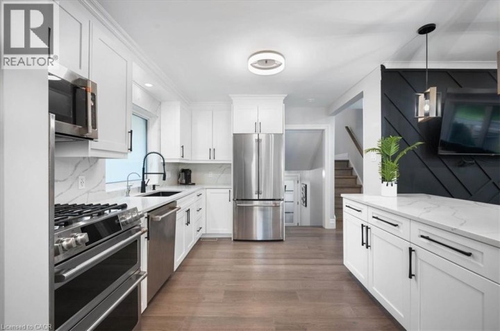 Photo 7 at 162 Greenbrook Drive, Forest Hill, Kitchener