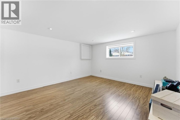 Photo 21 at 35 Hickery Place, Brantford