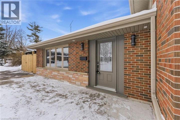 Photo 4 at 35 Hickery Place, Brantford