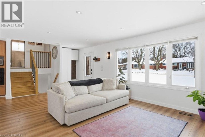 Photo 7 at 35 Hickery Place, Brantford