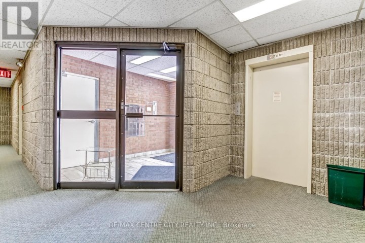 Photo 3 at 11 - 125 Elm Street, St. Thomas