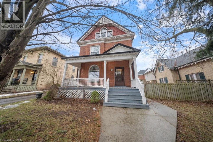 Photo 1 at 41 Wellington Street S, Woodstock