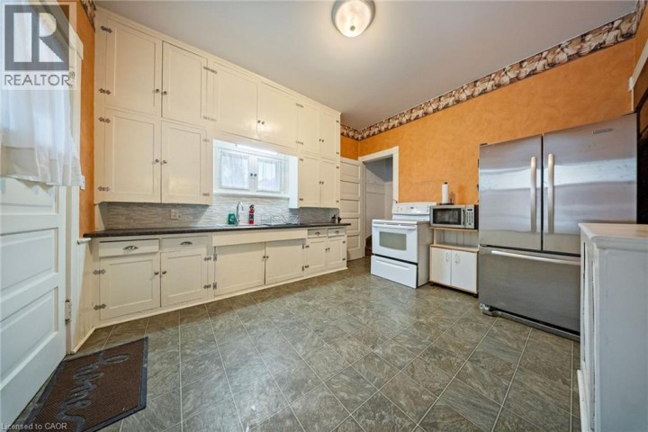 Photo 9 at 41 Wellington Street S, Woodstock