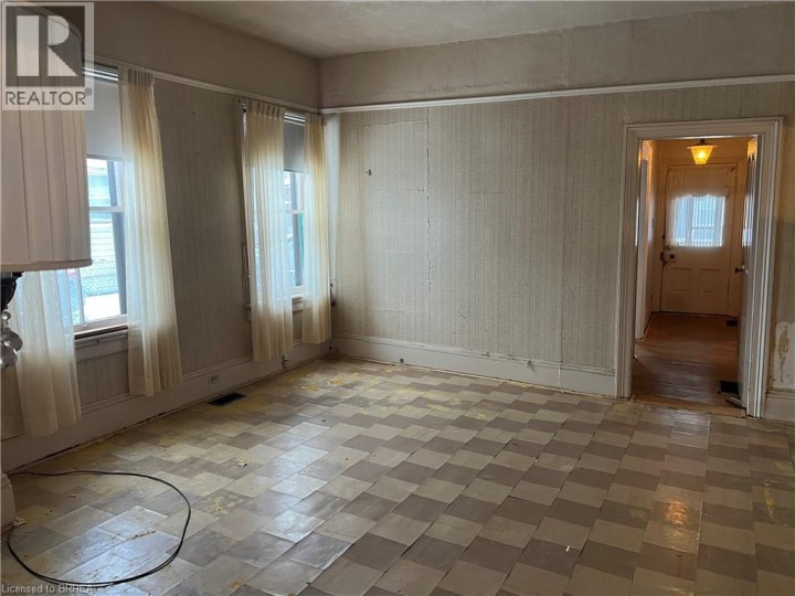 Photo 5 at 49 Pearl Street, Brantford