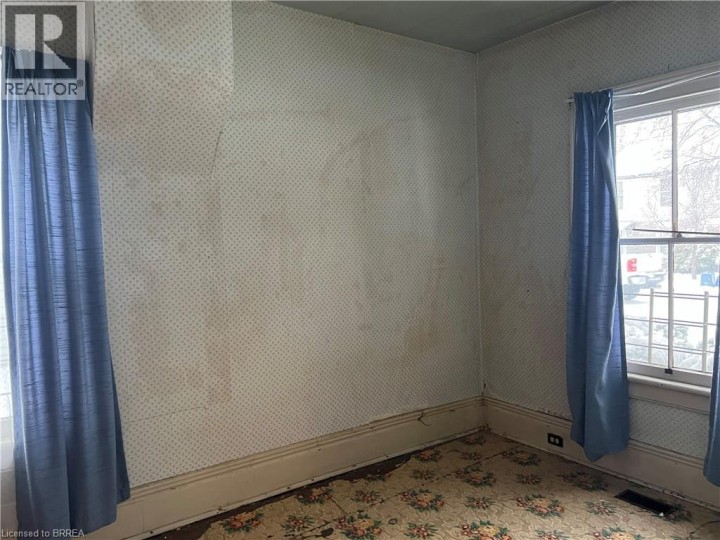 Photo 8 at 49 Pearl Street, Brantford