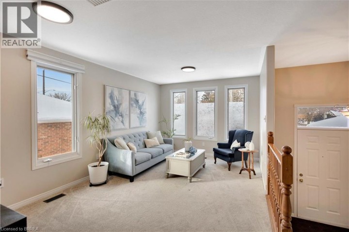 Photo 5 at 4 Baldwin Avenue, Brantford