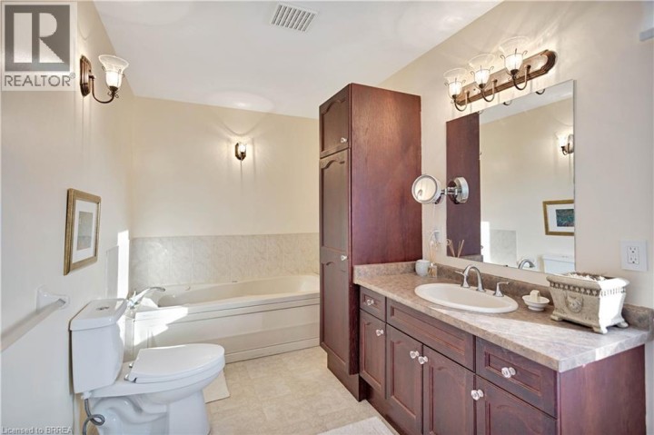 Photo 19 at 4 Baldwin Avenue, Brantford