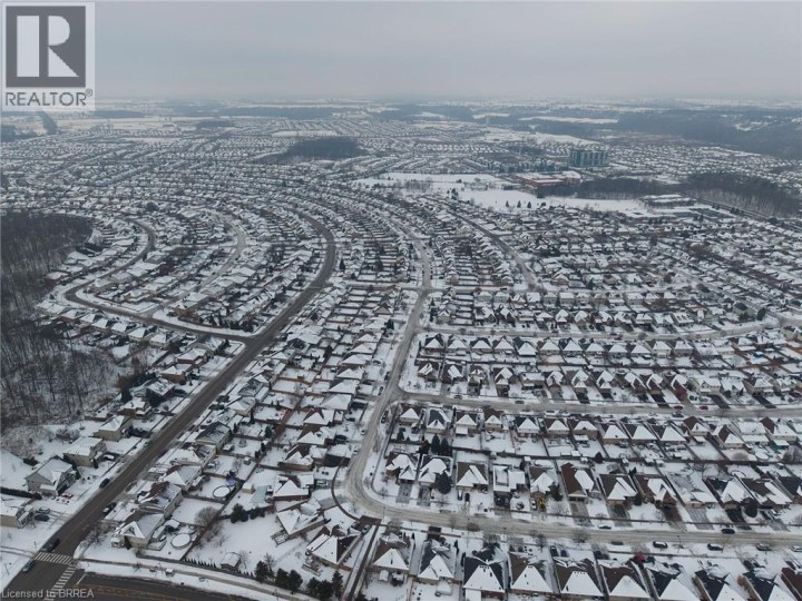 Photo 31 at 77 DIANA Avenue 49, Brantford