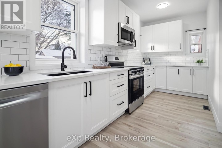 Photo 10 at 40 S Victoria Street, Woodstock - South, Woodstock